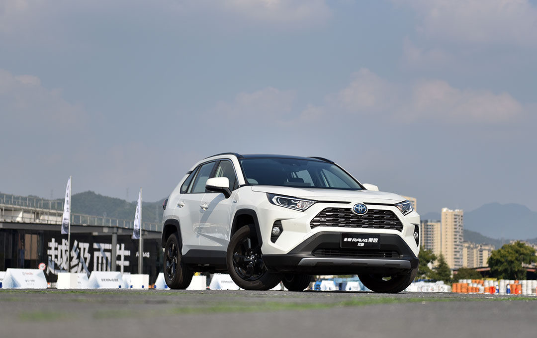 裸车价7万的高尔夫！换代前这些跳水价新车买了是亏是赚？