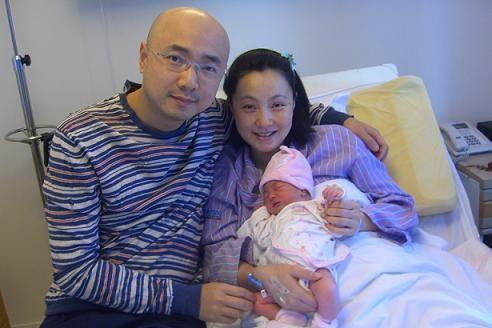 实力女演员陶虹转战商海,却沦为微商的拍照道具