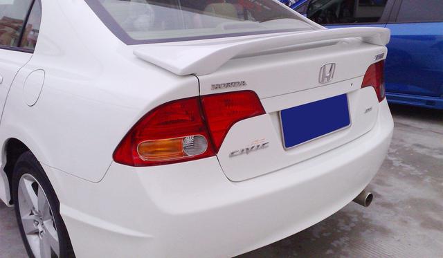 你知道为什么那么多人喜欢安装汽车尾翼吗其作用又有何功能