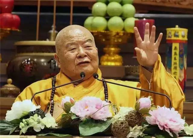 紫薇格格皈依佛门星云法师亲赐法名成身价10亿女总裁