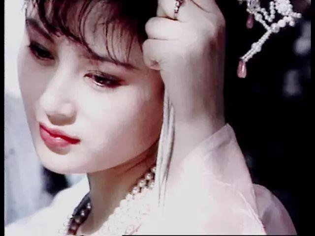 陈红在聊斋之娥眉一笑中饰演的连城一角堪称倾国倾城