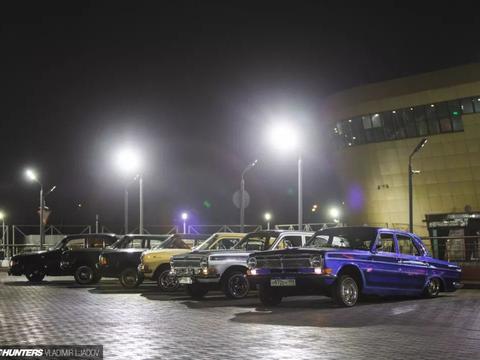 摇下lowrider车窗 手拿伏特加向你问好