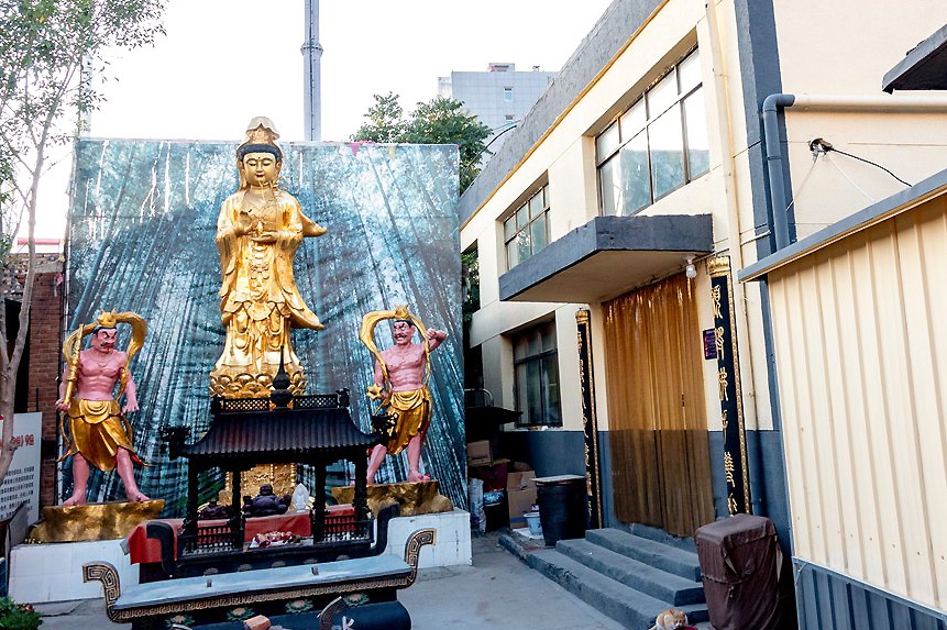 延参法师粉丝近5000万:住持的沧州市区水月寺,咋看都像个民居