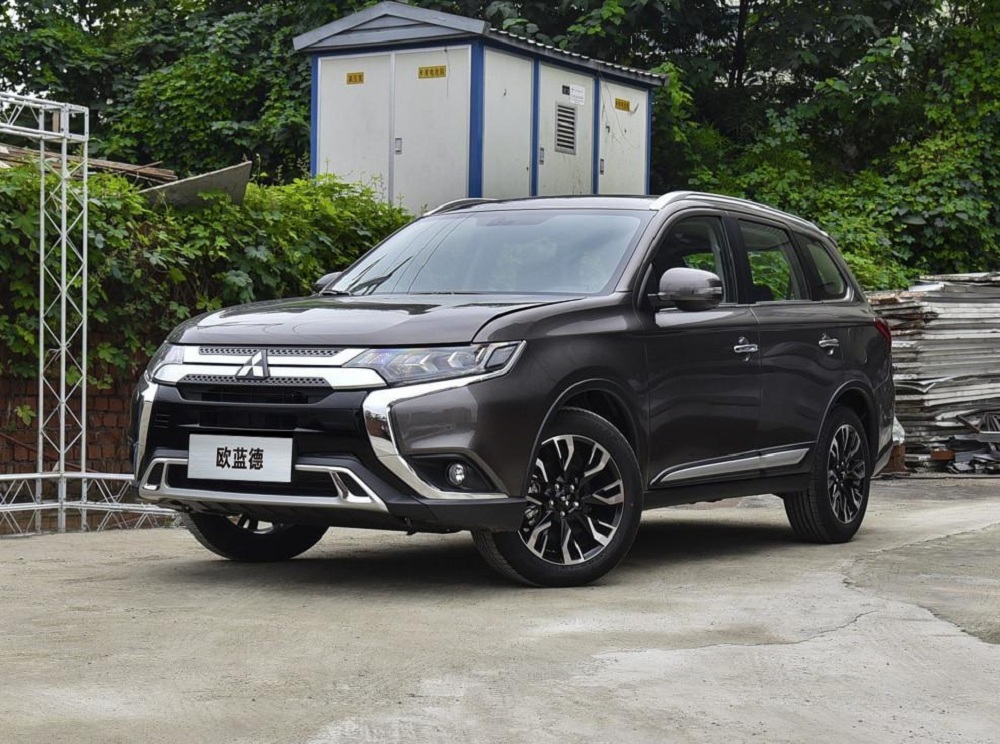 家用先从安全出发，手抓18万预算，新RAV4和欧蓝德怎么选？