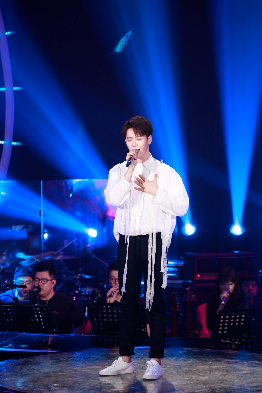 陈泽鑫清泉音惊艳嗨唱转起来征服谢娜获黄金按钮