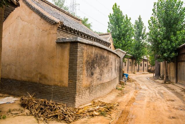 中原影视城,热门影视拍摄地,以民国时期文化为背景的仿古建筑群