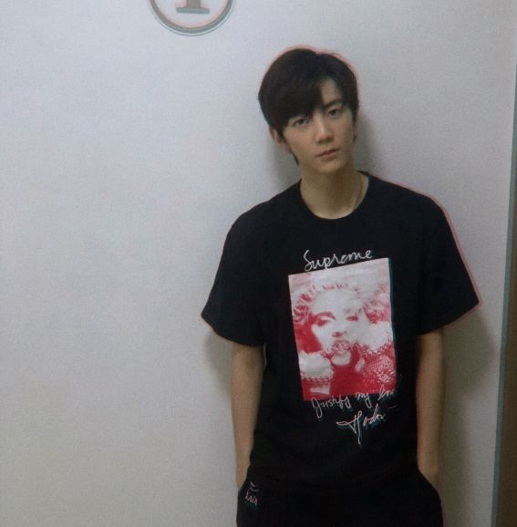 洪欣晒儿子,19岁张镐濂身高187cm,与妈妈同框情侣既视感