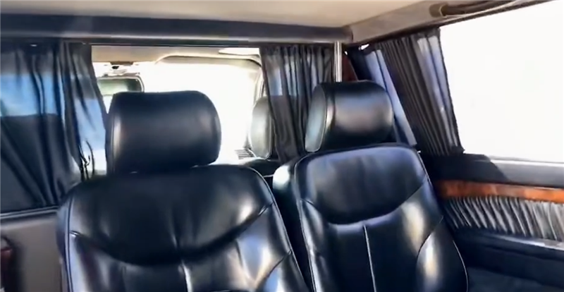 当年澳门赌王何鸿燊座驾，94年奔驰普尔曼，6.2米长，国内仅1台