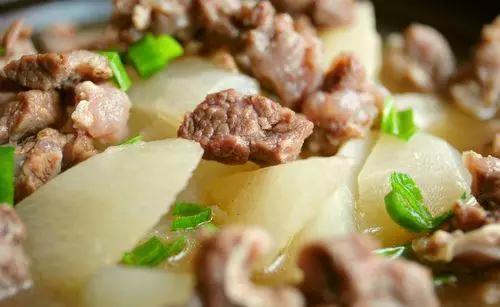 牛肉白萝卜汤很美味鲜美酥烂且营养滋补炖煮和调味方式有诀窍
