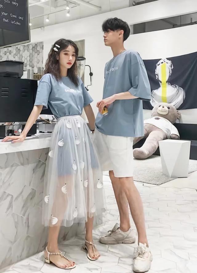 学生党最爱的高颜值情侣装,叫做"你衣我裙",站在一起甜死了!