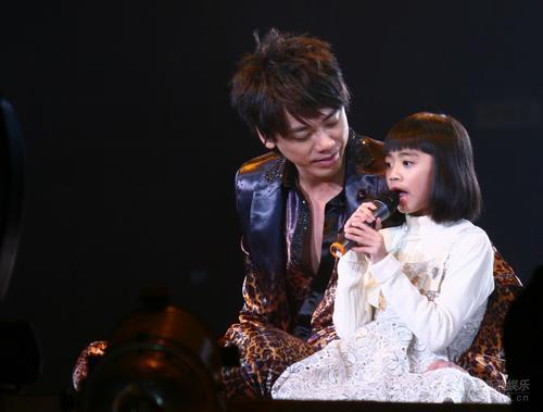 小丸子|生母|张钰凰_新浪新闻