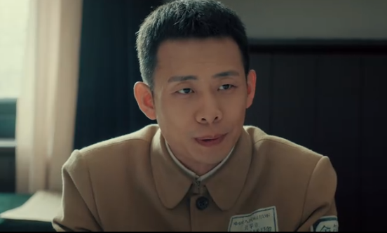 《光荣时代》中,郑朝山开始打亲情牌,两招打消白玲郑朝阳的疑虑