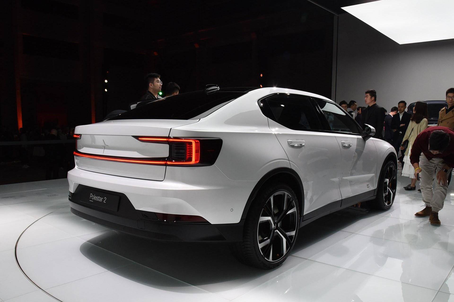 比同级奔驰便宜近20万，吉利首款电动轿跑，这是408马力沃尔沃？