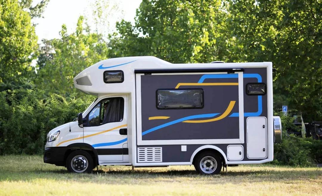 超强水电续航的经典大额头房车,简配后还是很强!