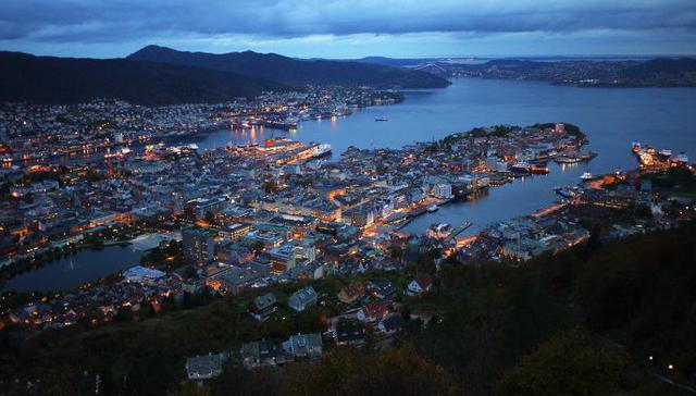 这里有神奇的北极光称万岛之国是理想的滑雪徒步和垂钓圣地