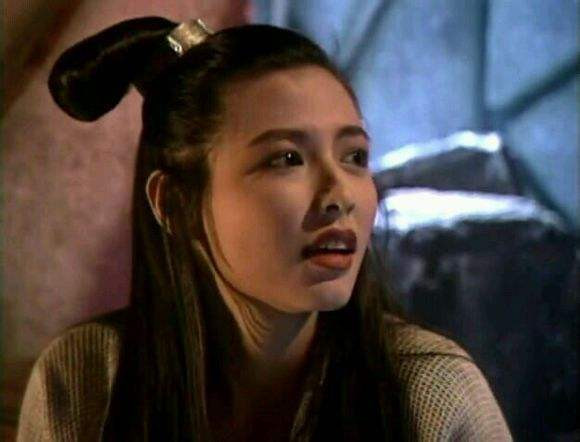 陈孝萱,可能很多人对于这个名字不太熟悉,但是提到94年的《倚天屠龙记