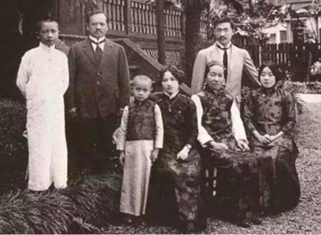 在近代中国的家族教育中,宋耀如这个父亲敢于为天下先