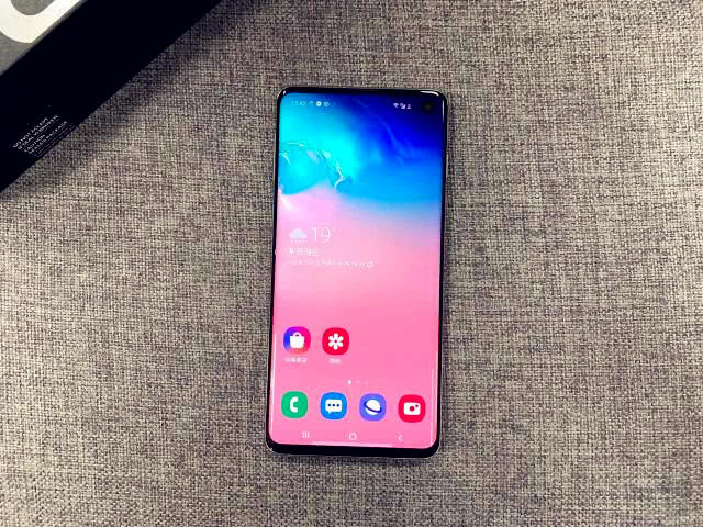 三星反击华为,s10跌到历史新低,跳水幅度已超1600!