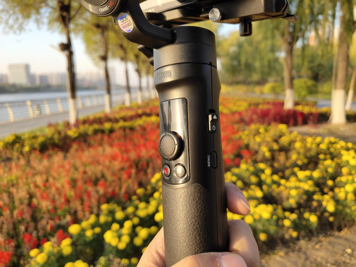 智云云鹤m2一机百搭稳定神器