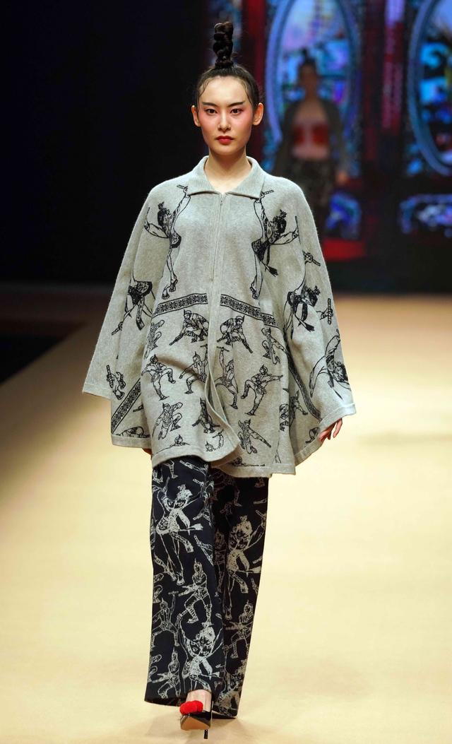 中国国际时装周 十佳设计师庄淦然再演绎时尚中国风
