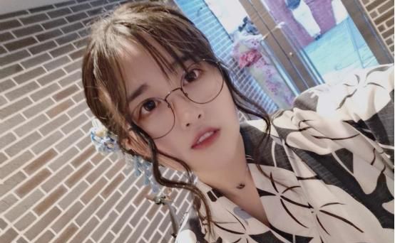 斗鱼主播菠萝赛东昨晚生日趴居然来了那么多人物