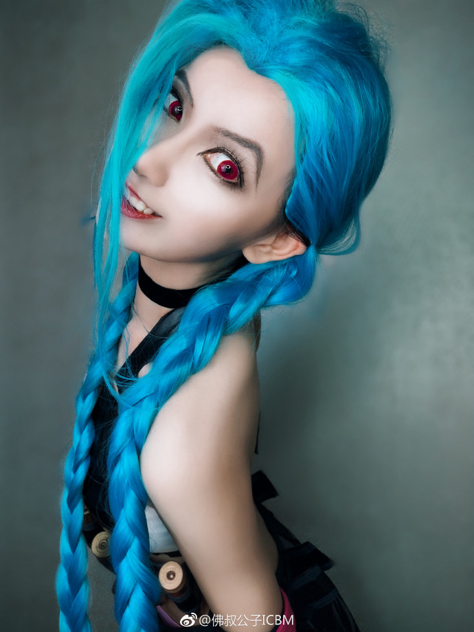 神级cos助力s9总决赛,fofo酱的阿卡丽,输出不逊faker,theshy