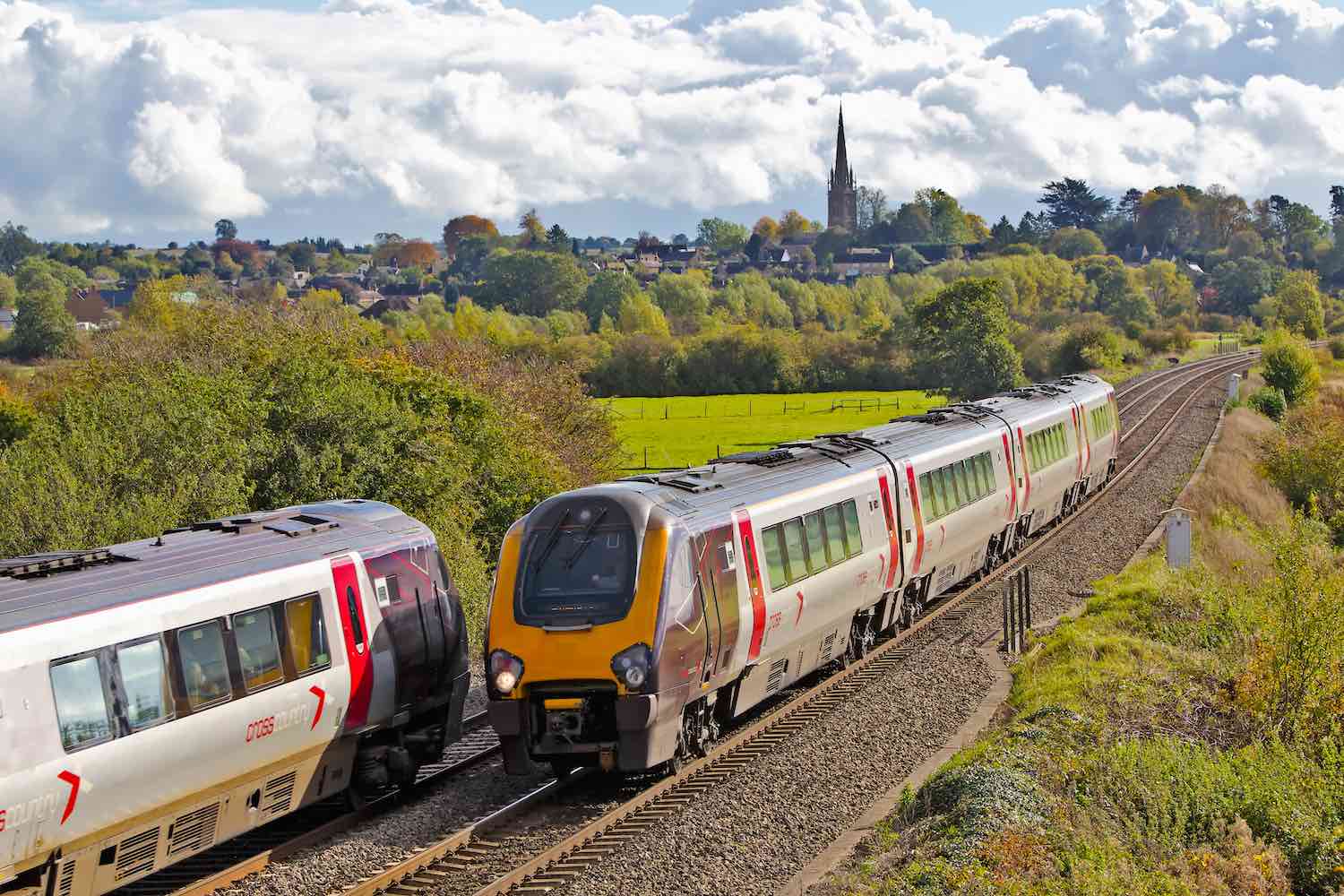 英国一大学校长将中英铁路做了个对比,最终得出结论,真羡慕中国