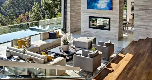 山顶别墅，让你住在“天际线”，富人的生活越来这么美好，羡慕