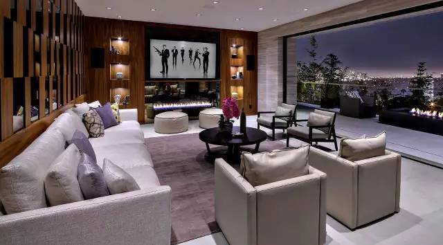 山顶别墅，让你住在“天际线”，富人的生活越来这么美好，羡慕