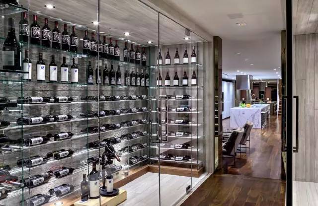 山顶别墅，让你住在“天际线”，富人的生活越来这么美好，羡慕