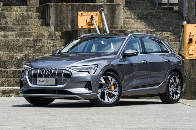 奥迪首款纯电SUV发布，能否继特斯拉后，成为划时代的第二标杆？
