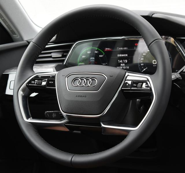 奥迪首款纯电SUV发布，能否继特斯拉后，成为划时代的第二标杆？