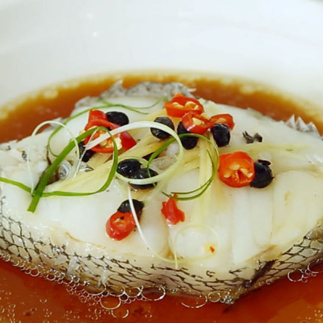 清蒸鳕鱼,又香又嫩,口感细腻,原汁原味的鲜美