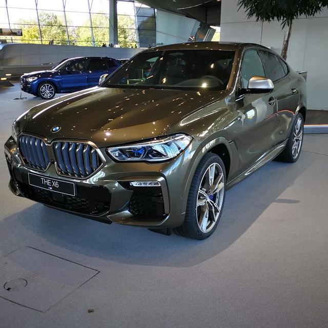 全新宝马X6海外实车，外观是非常硬朗！