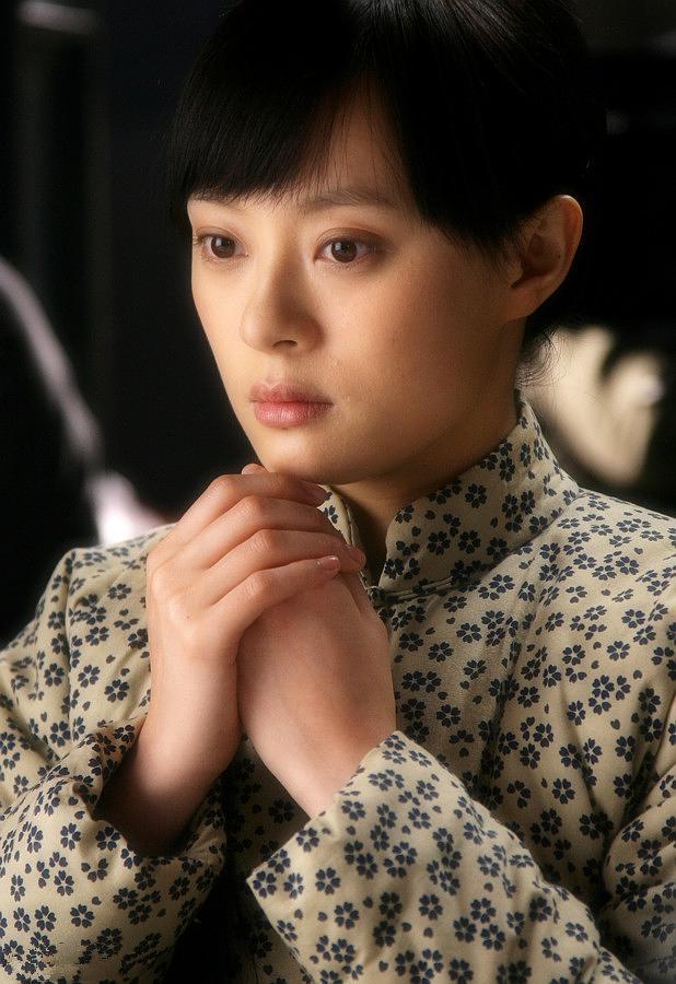 孙俪饰演的多鹤就是一个战争年代的悲剧产物,不悲剧的是,她痛苦地活