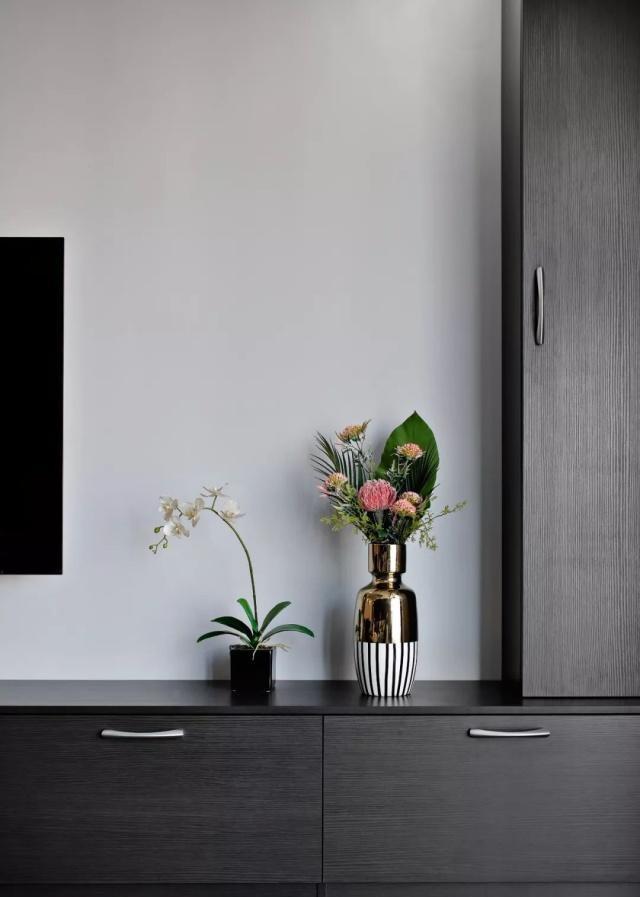 现代简约风格的家，年轻夫妇却装修出了高冷范的品质家