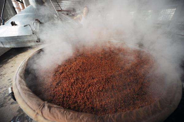 用传统酿酒技艺做固态酒出酒率低?别怕,这里有答案!