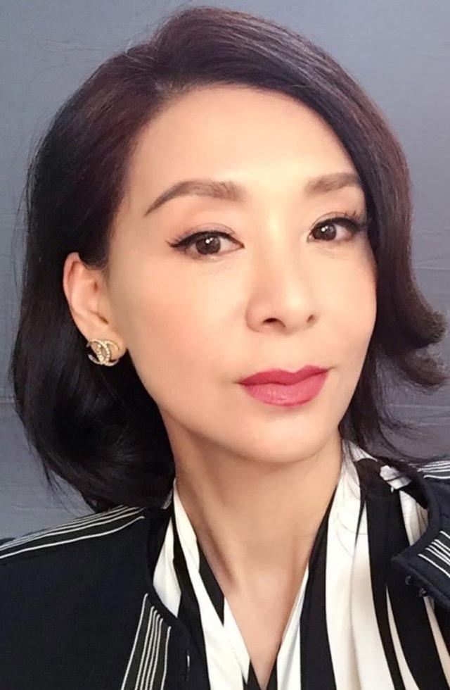 曾红过林青霞的女神,嫁错丈夫耽误事业,年过半百仍