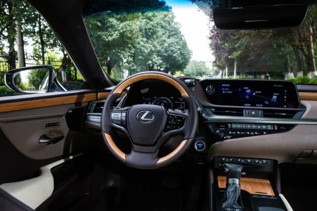 10月销量又涨了，BBA看着雷克萨斯发愁了！