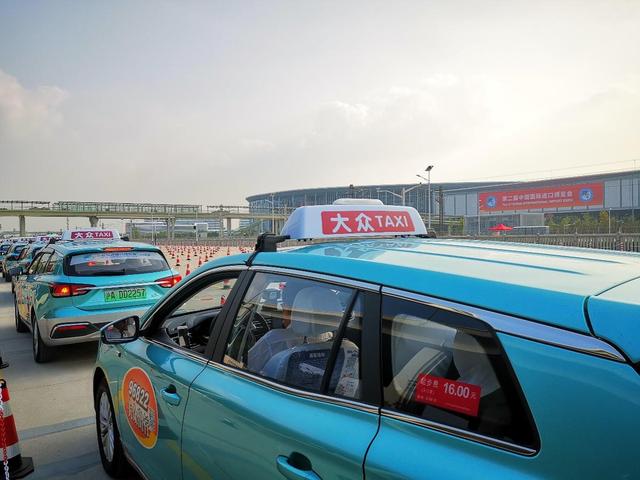 进博会出行品质保障，巡游出租车荣威Ei5成为上海街头最美风景线