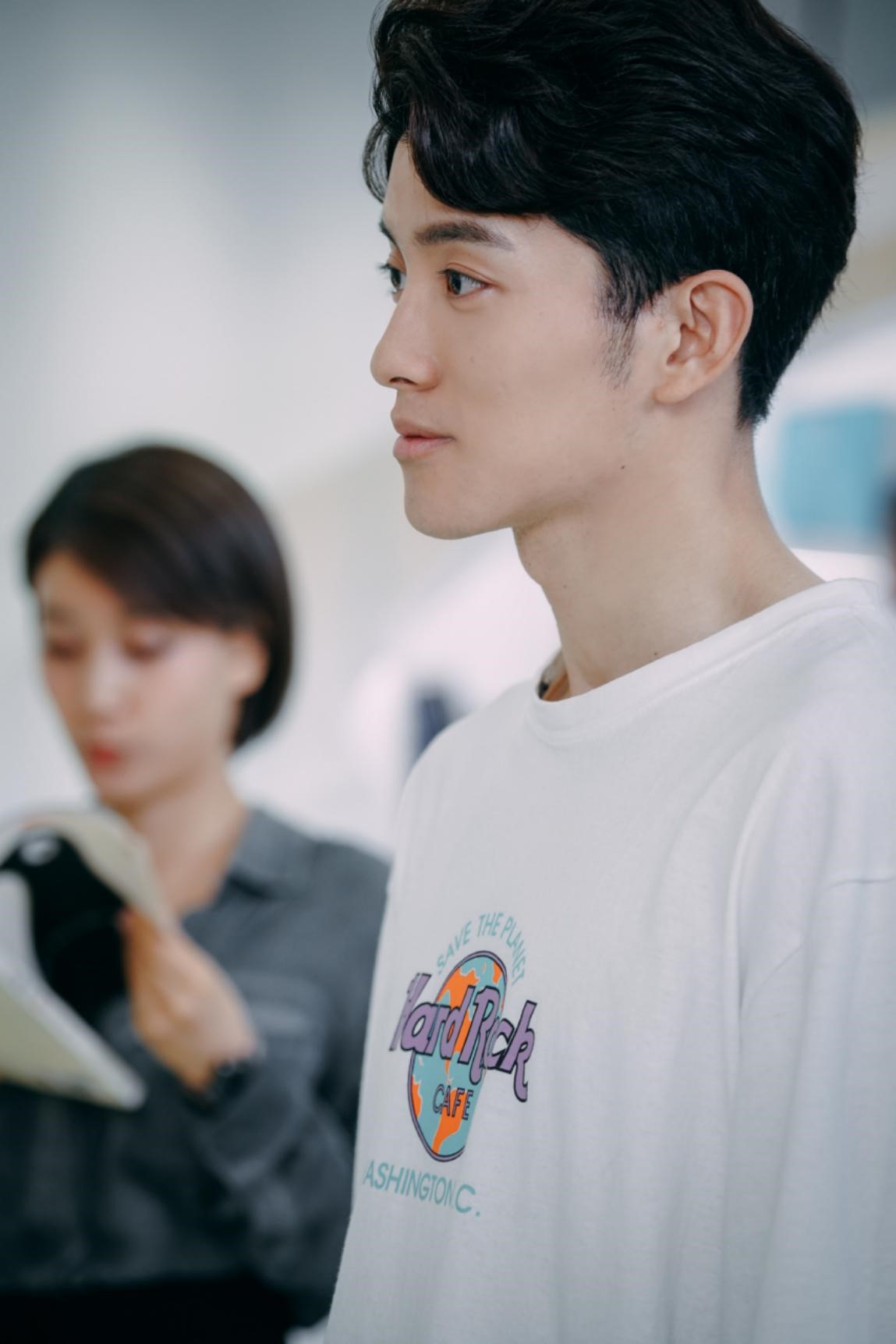 陈奕龙上锁的房间热血收官谭佑警官不说再见