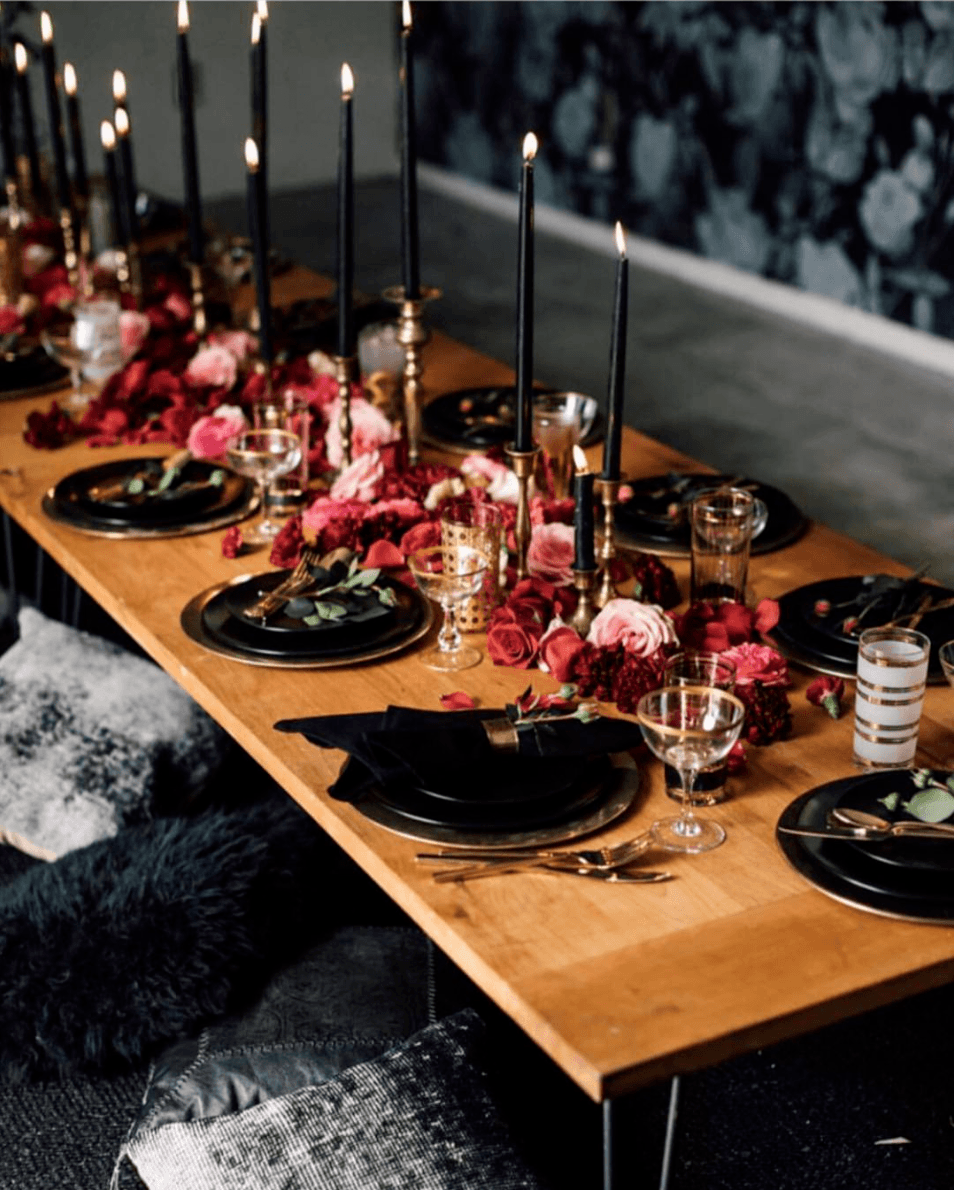 忘掉那些蜘蛛网和鬼怪,其实万圣节的婚礼可以很美