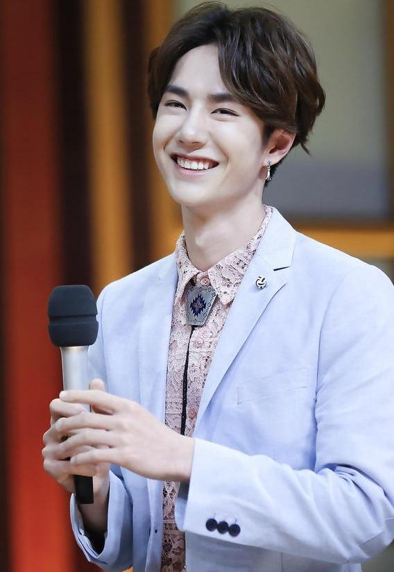 薇娅继李佳琦后直播翻车，王一博肖战躺枪，网红带货出问题谁买单