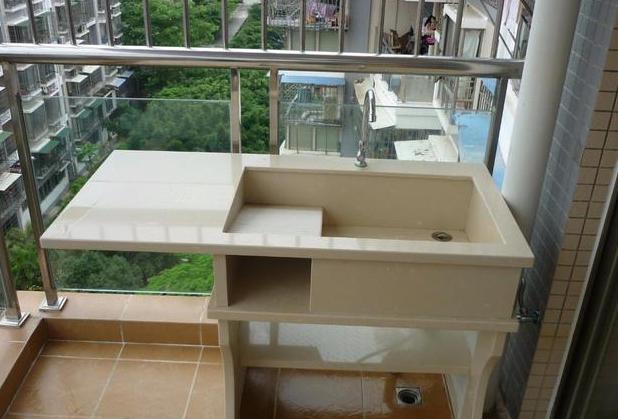 原先反对爸妈在阳台做个砌洗衣池,没想到这效果我也是醉了