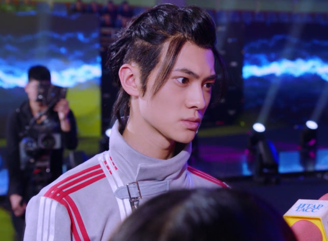 全职高手:孙翔差点大打出手,霸图队长这个举动帅爆了