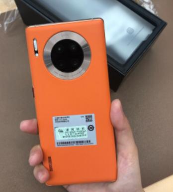 华为mate30p5g橙色版真实使用1天不吹不黑这个外观就值五千