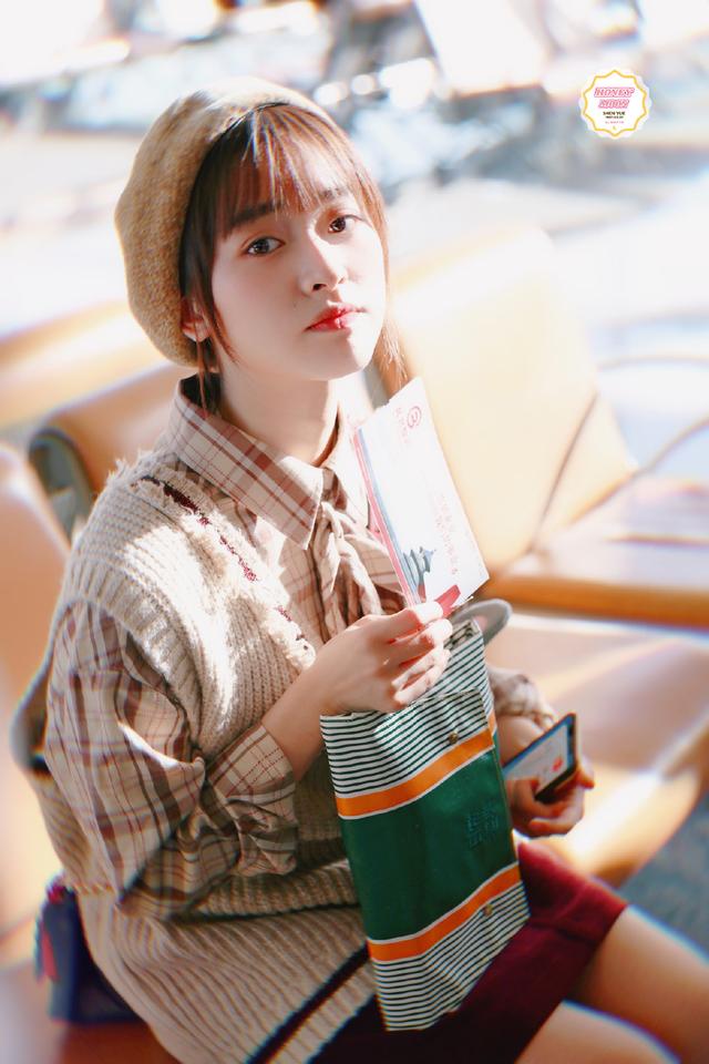 沈月近期的私服造型真的可!甜美灵动又清纯,日系美少女回来了