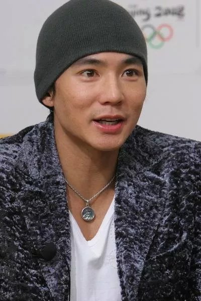 刘畊宏留给大家印像最深的应该就是那首《彩虹天堂》的歌了吧.