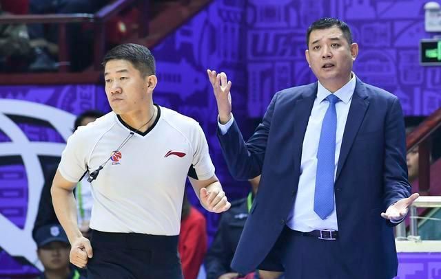 山东男篮两名功能性球员被无视|李敬宇|山东男篮|刘大鹏_新浪新闻