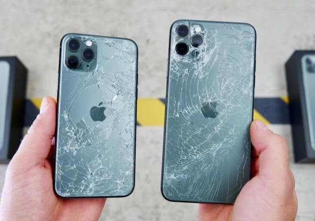 庾澄庆定制的苹果iphone11promax摔碎了全球独一部